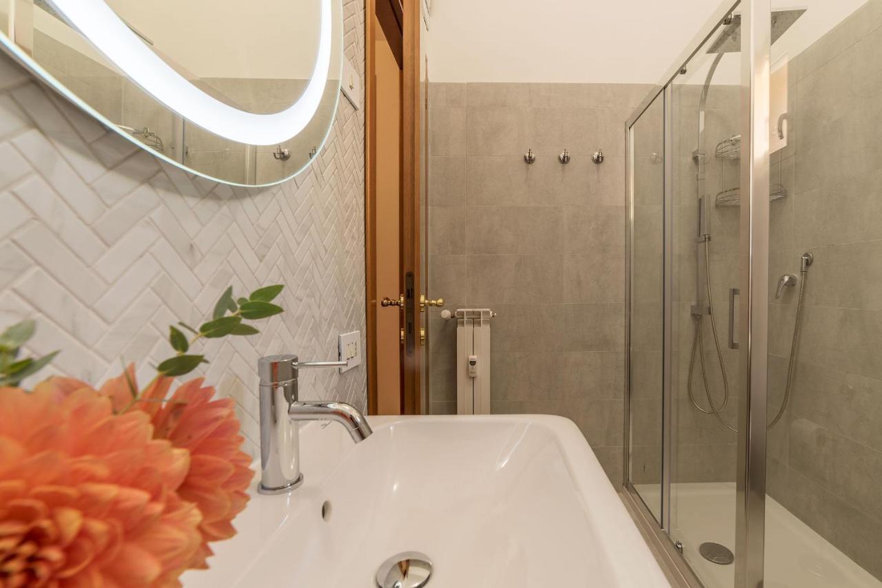Lively Roma Trastevere Renovated Apartment - FromhometoΡώμη Εξωτερικό φωτογραφία