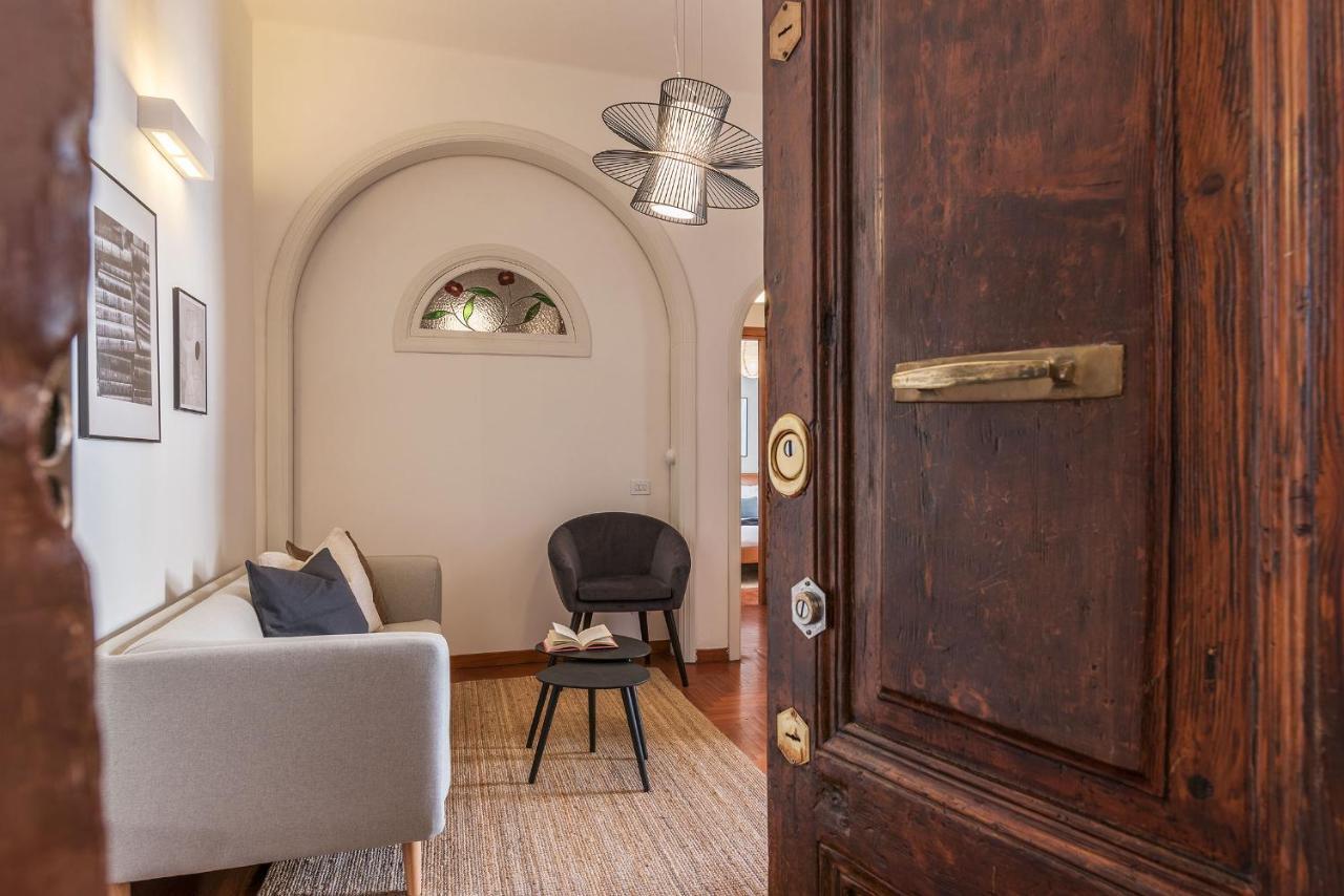 Lively Roma Trastevere Renovated Apartment - FromhometoΡώμη Εξωτερικό φωτογραφία